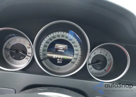 2013 Mercedes-Benz C 250 z USA, uszkodzony, nr VIN WDDGJ4HB0DF992139